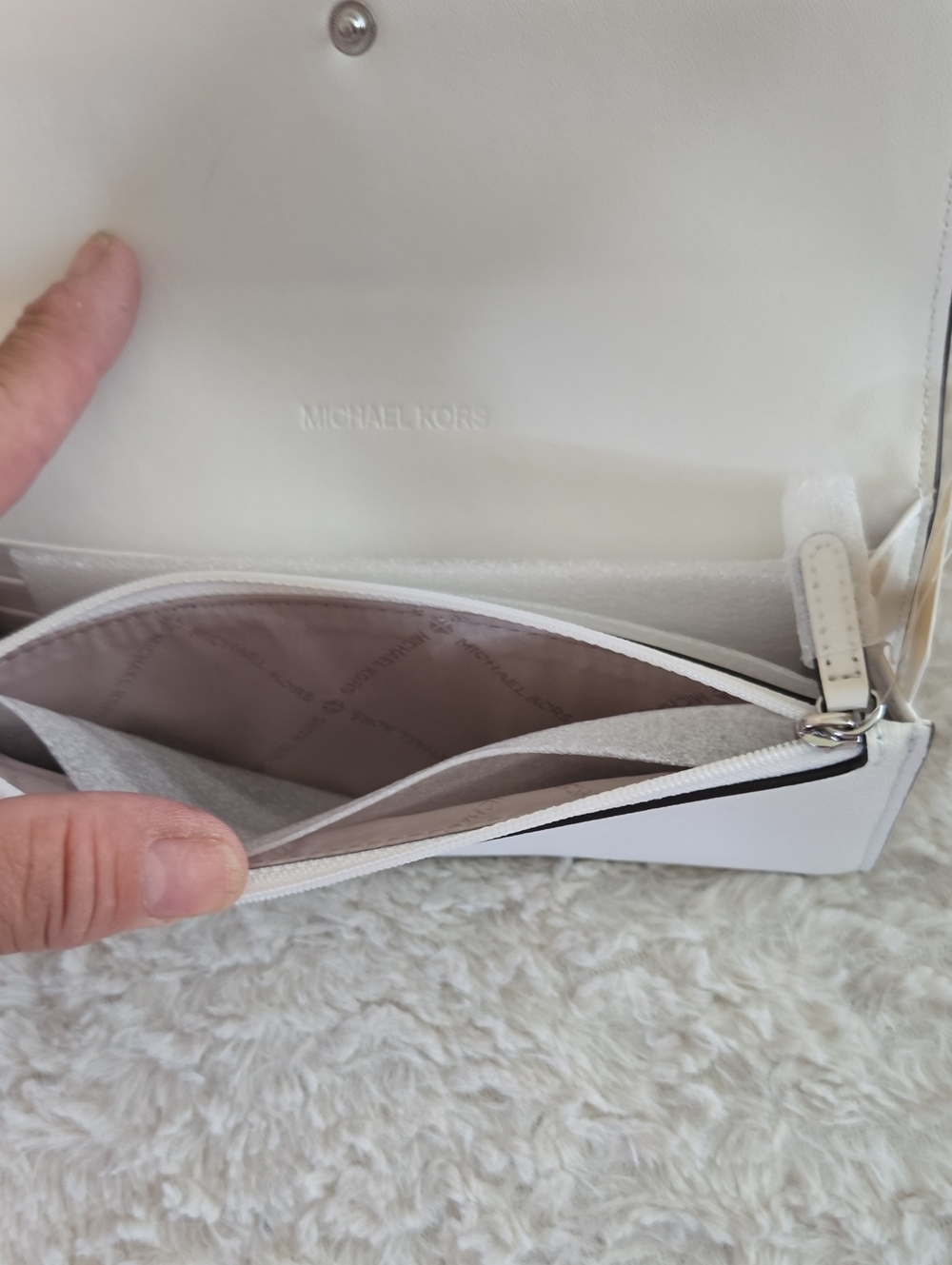 Michael Kors White Pebbled Leather Flap Wallet with Silver Hardware NWT And Bag - Picture 7 of 8